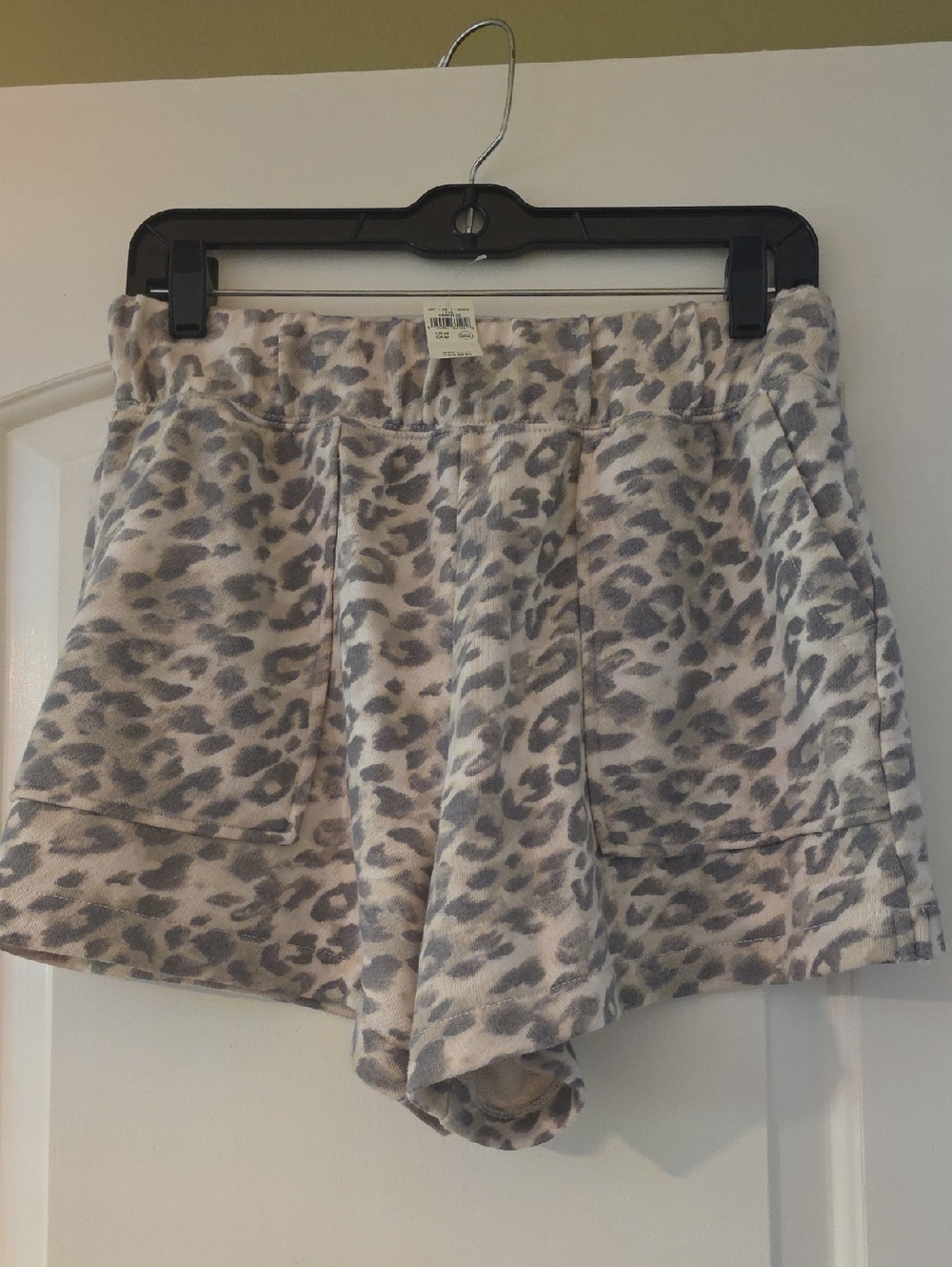aerie Leopard Print Lounge Shorts in Beige and Gray